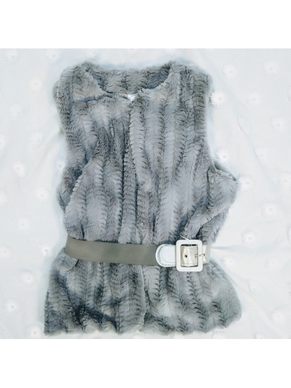 Beautees Faux Fur Belted Vest – Gray – Size M – NWOT